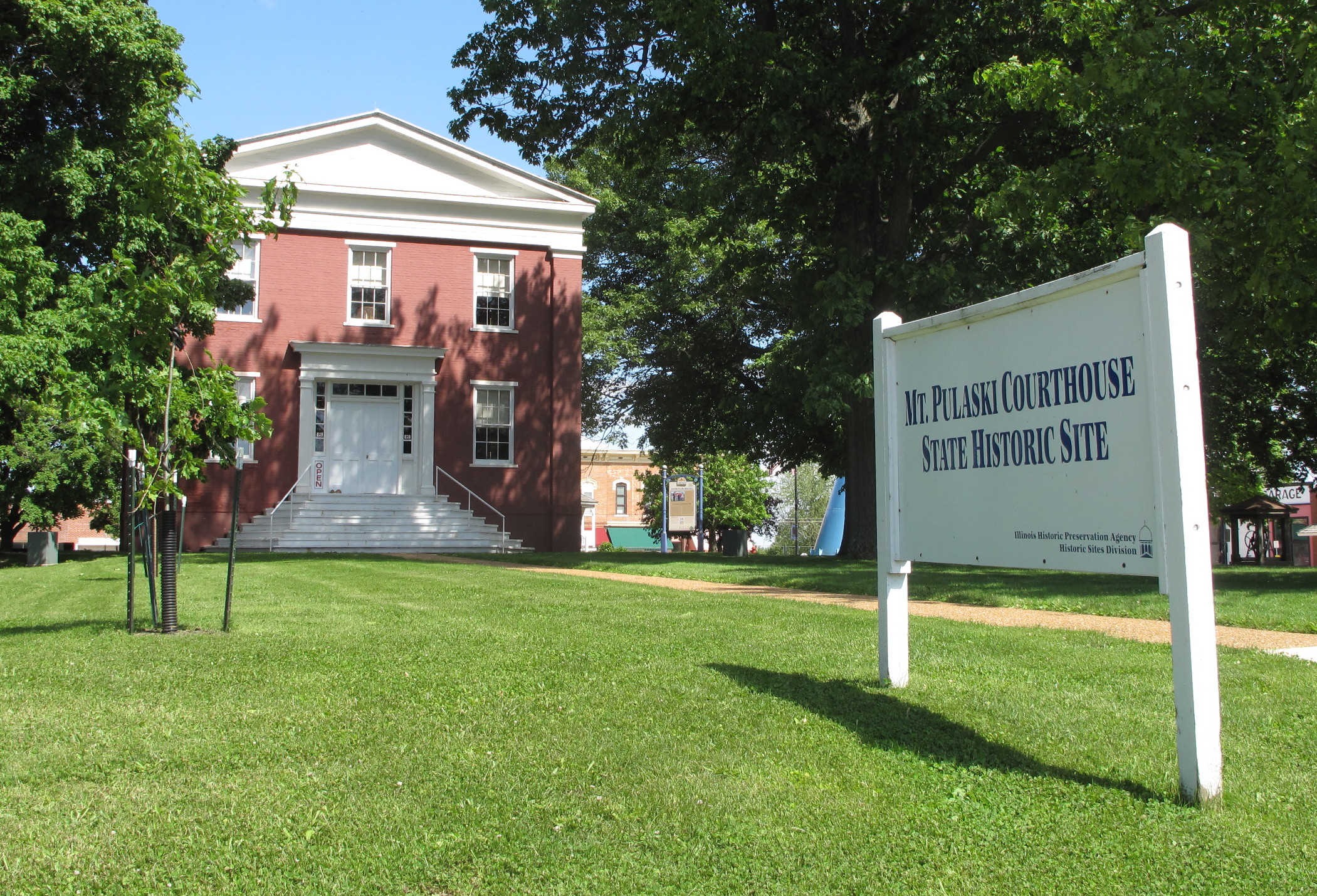 Courthouse Grounds